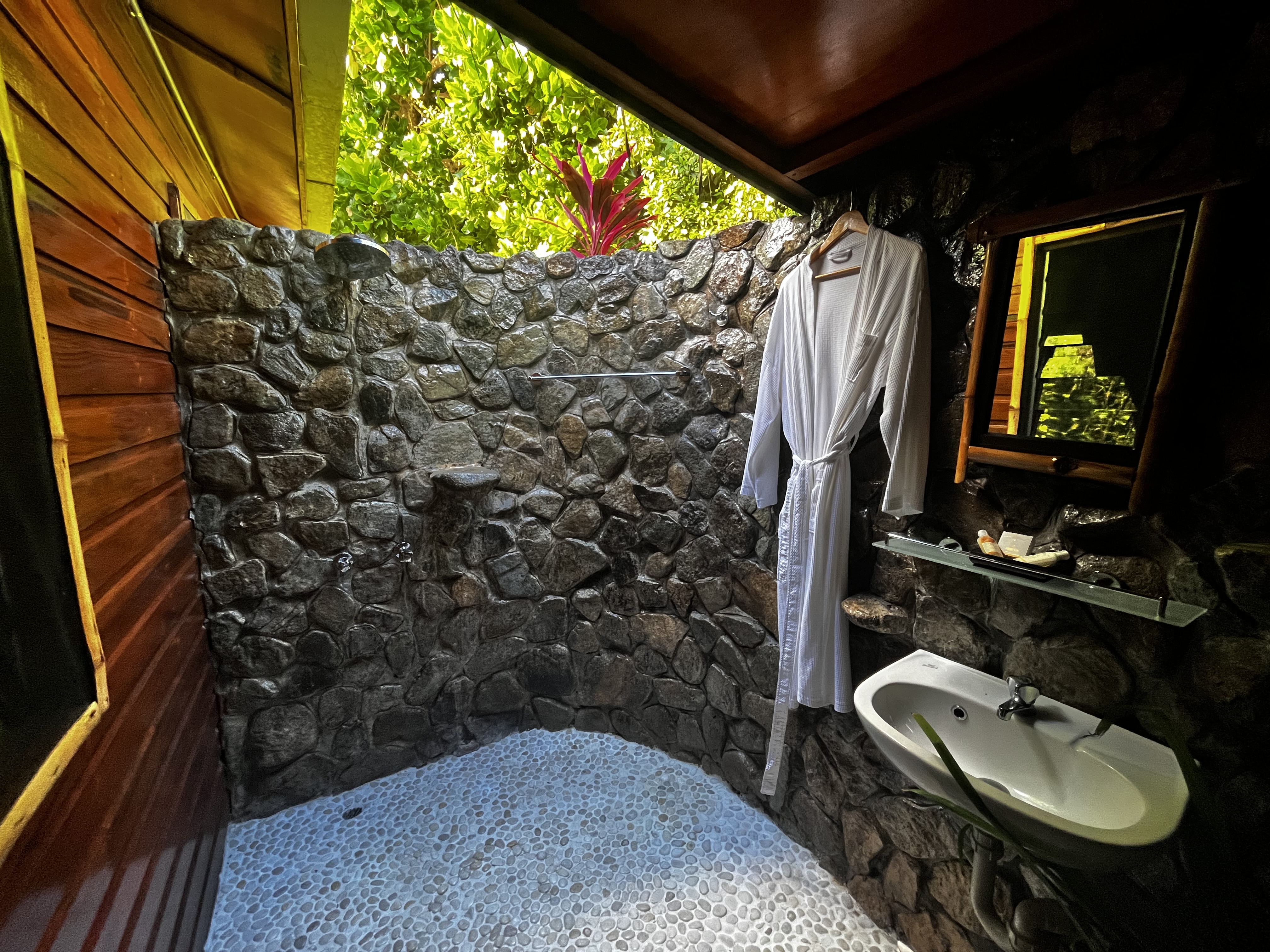 Bamboo Queen room at Naveria Heights Lodge